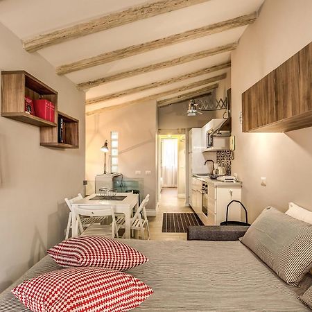 Attic With Terrace By Trevi Fountain Lägenhet Rom Exteriör bild