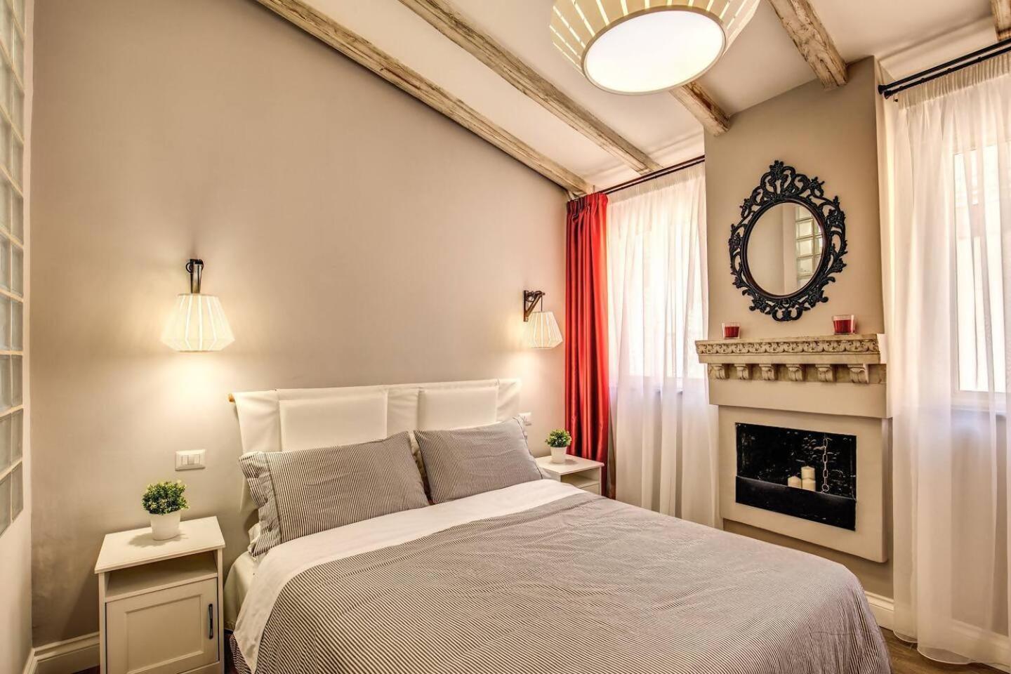 Attic With Terrace By Trevi Fountain Lägenhet Rom Exteriör bild